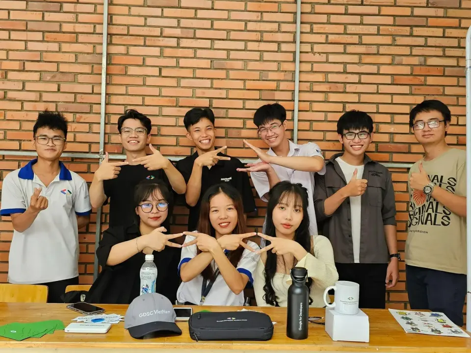 GDSC - HCMUTE | Info Session 2023